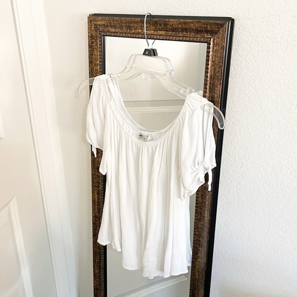 Forever 21 white top - Picture 1 of 3